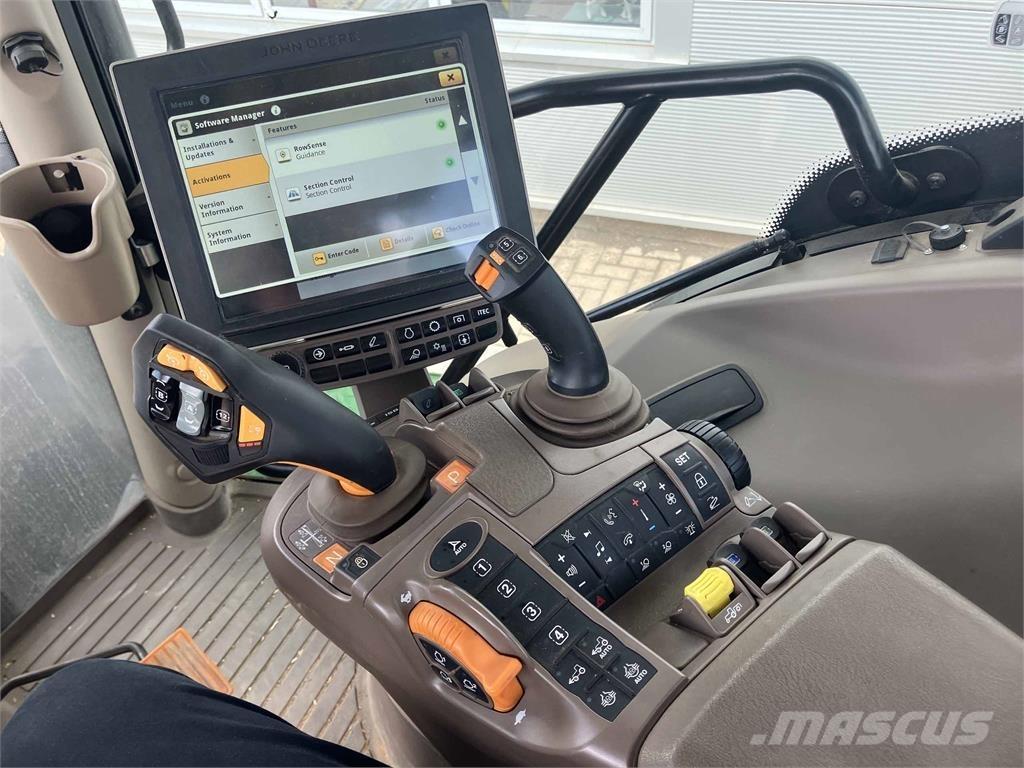 John Deere 6R 250 الجرارات
