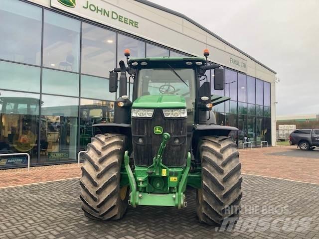 John Deere 7310R الجرارات