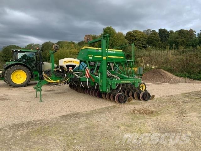 John Deere 750A مثاقيب