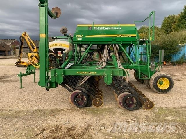 John Deere 750A مثاقيب