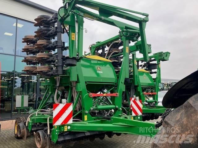 John Deere 750A مثاقيب