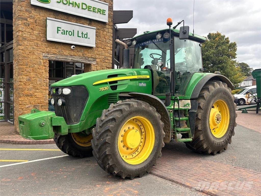 John Deere 7830 الجرارات