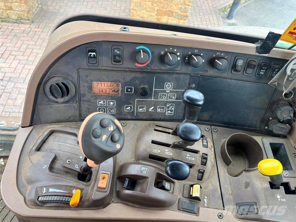 John Deere 7830 الجرارات
