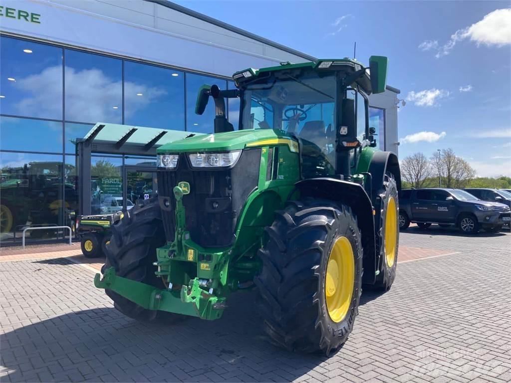 John Deere 7R 310 الجرارات