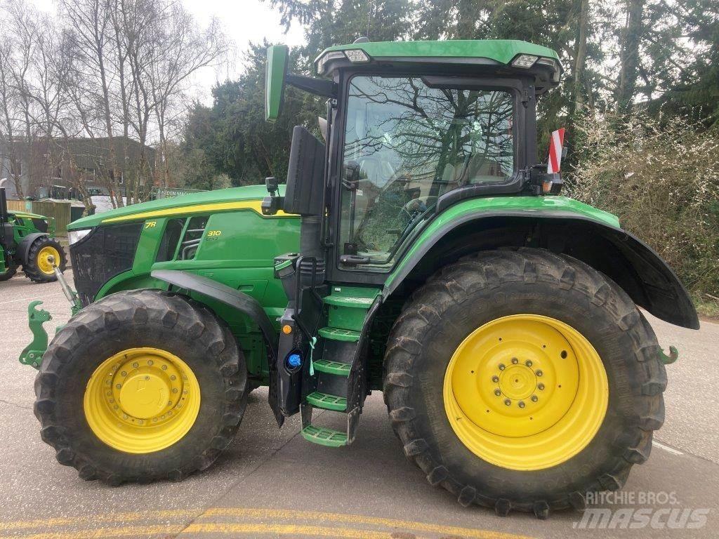 John Deere 7R 310 الجرارات