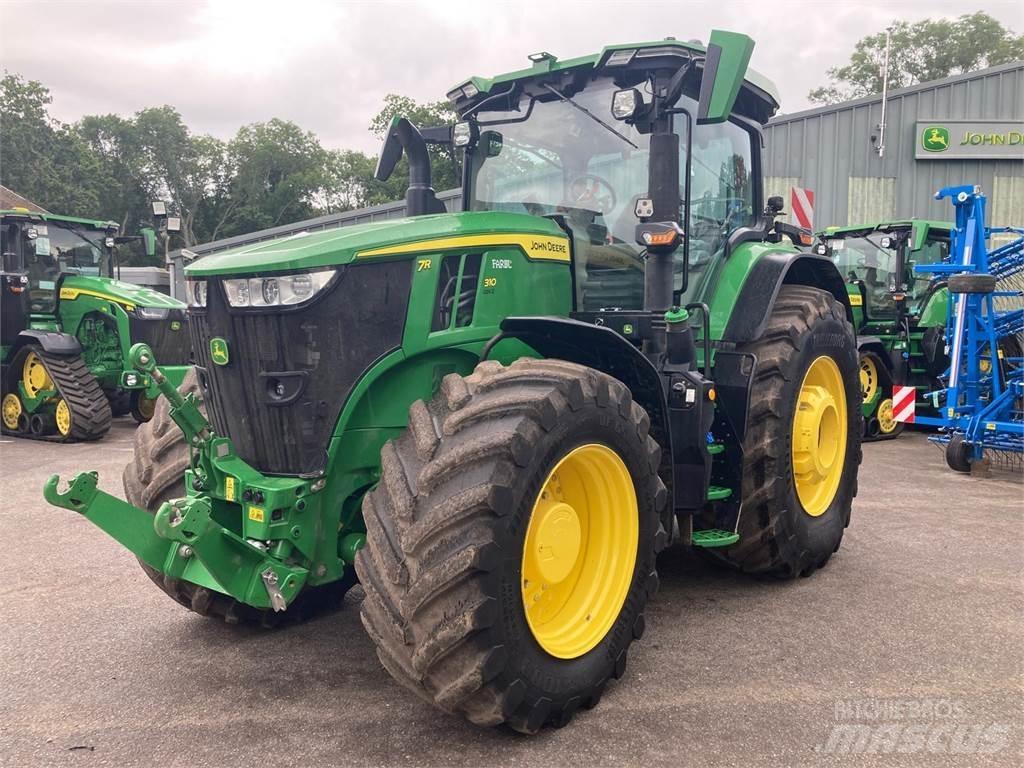 John Deere 7R 310 الجرارات