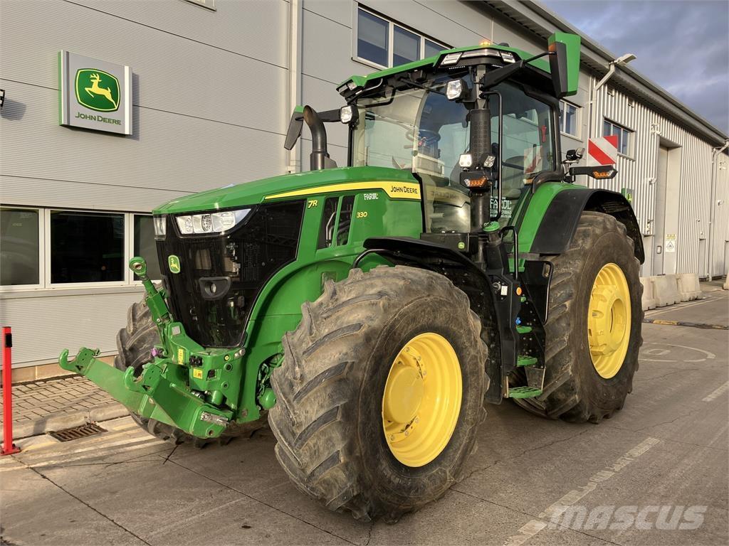 John Deere 7R 330 الجرارات