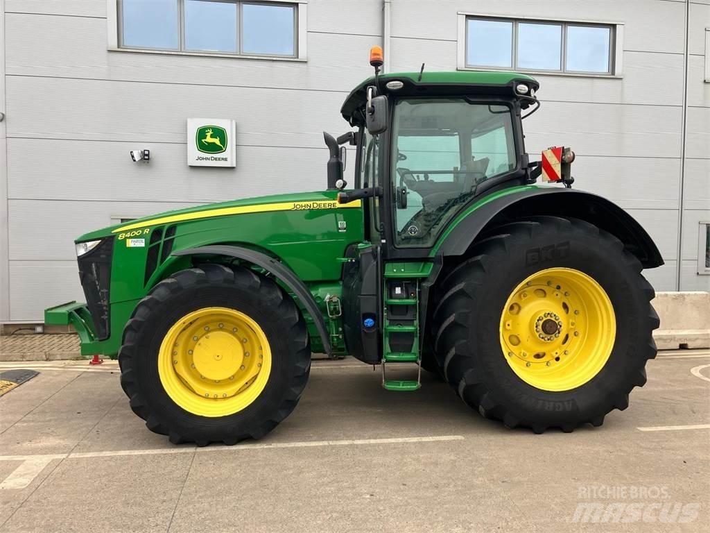John Deere 8400R الجرارات