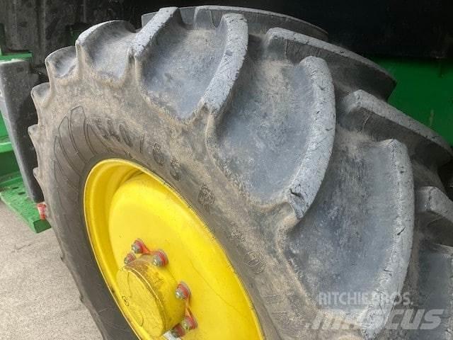 John Deere 8500i علافات ذاتية الدفع