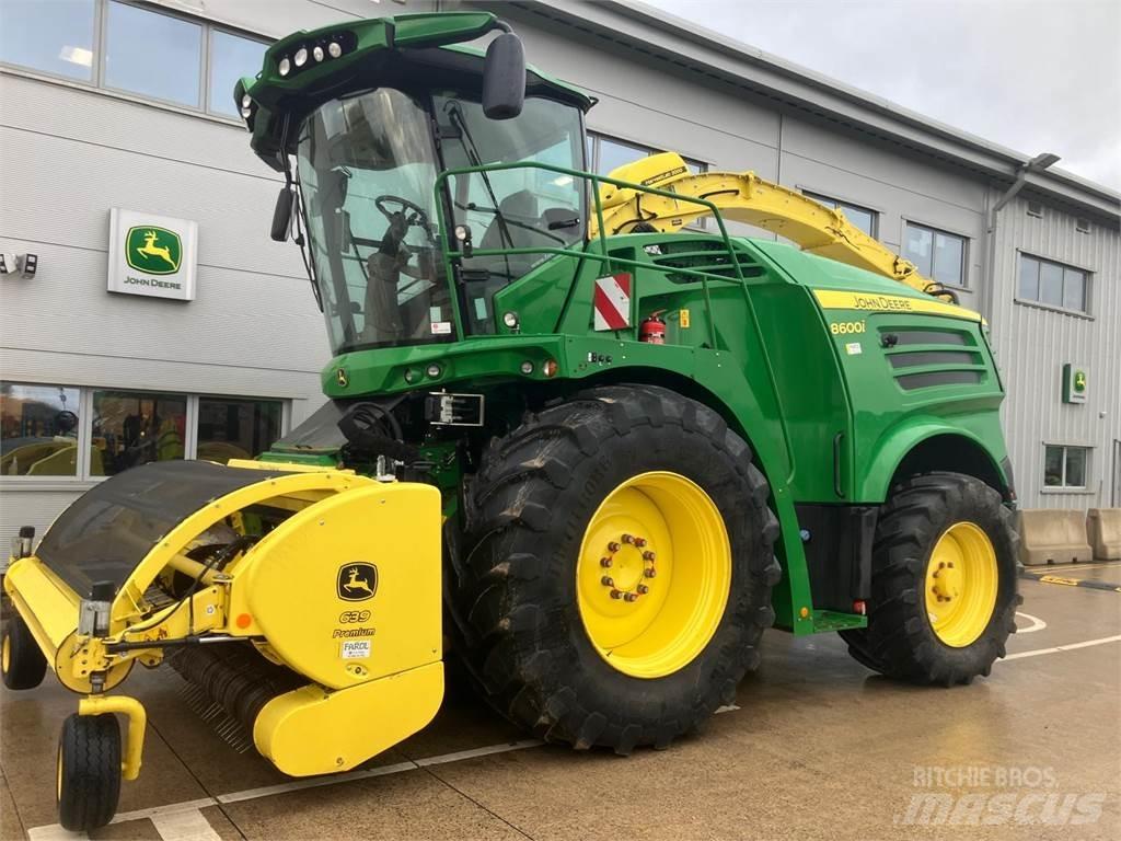 John Deere 8600 علافات ذاتية الدفع