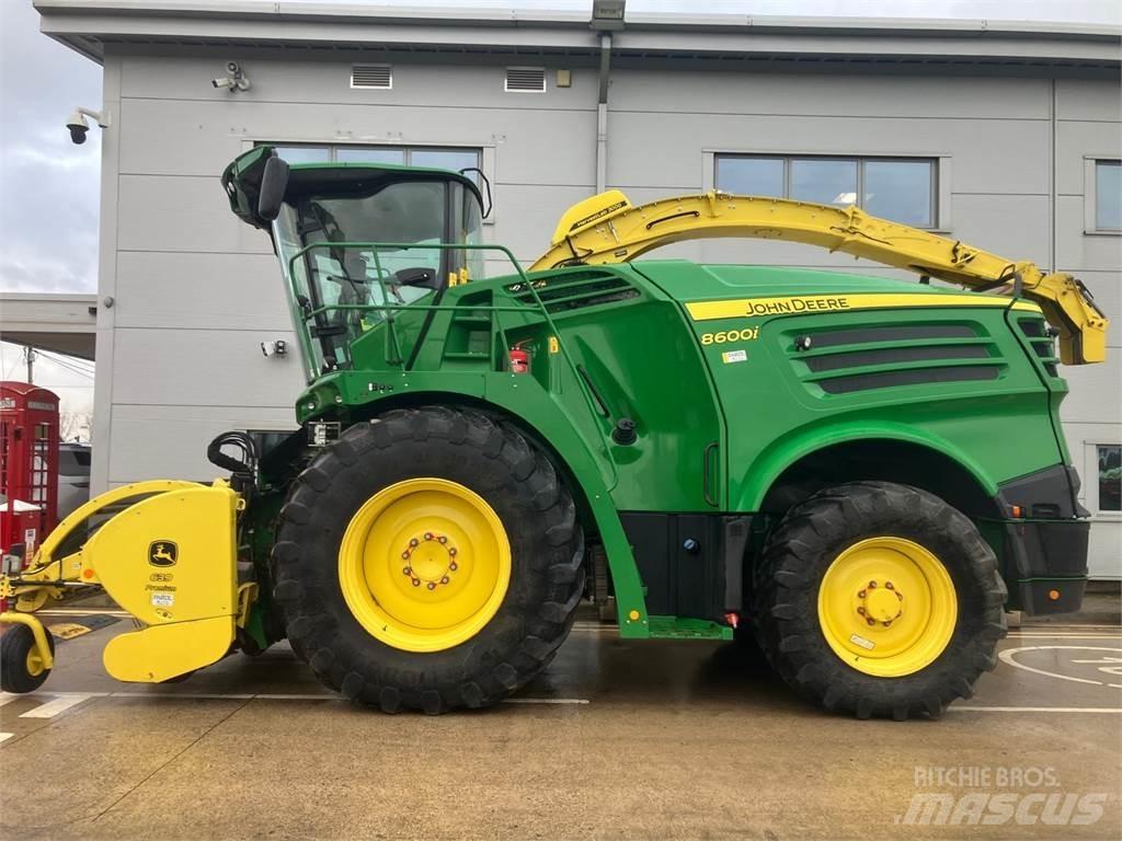 John Deere 8600 علافات ذاتية الدفع