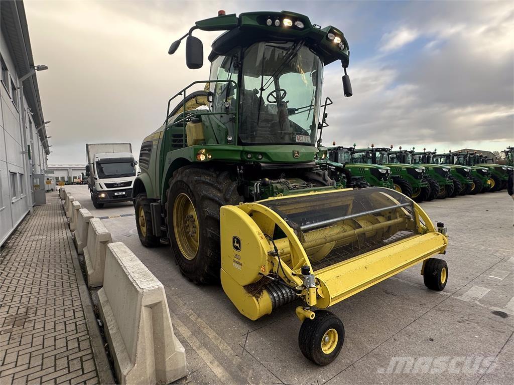 John Deere 8600i علافات ذاتية الدفع