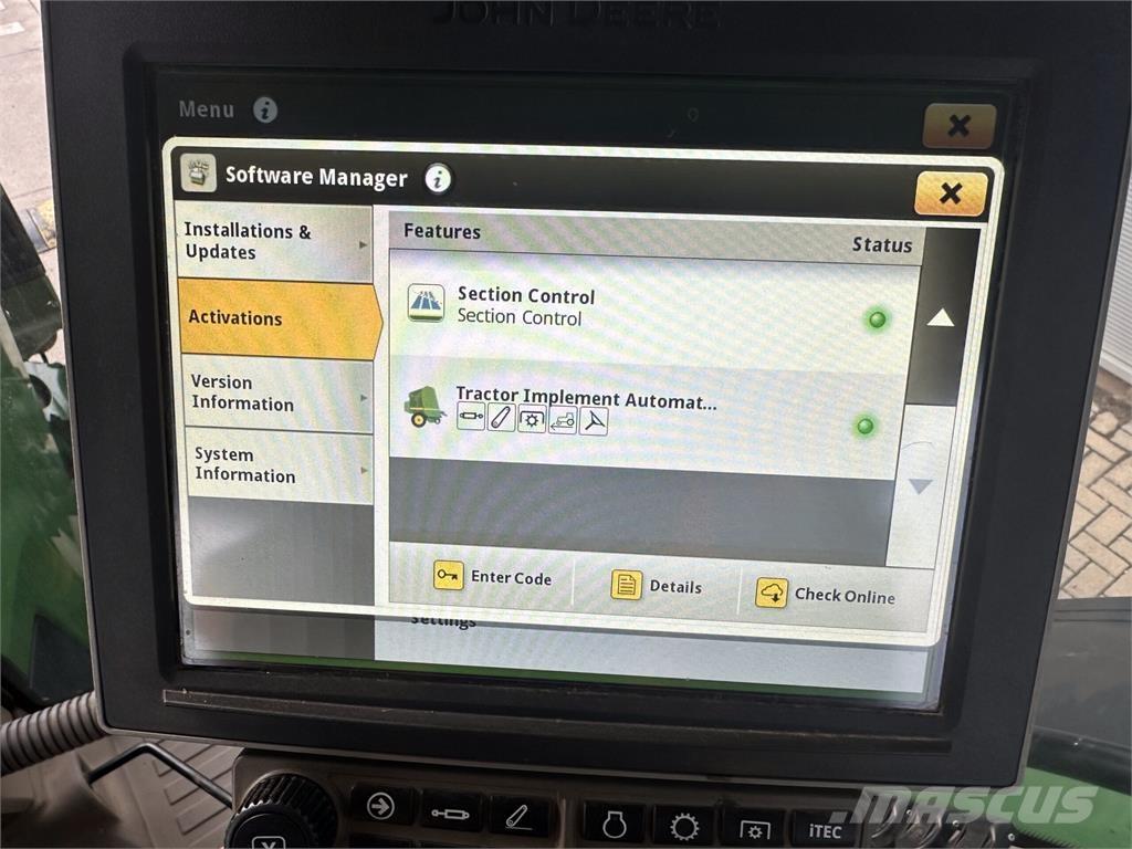 John Deere 8R 370 الجرارات