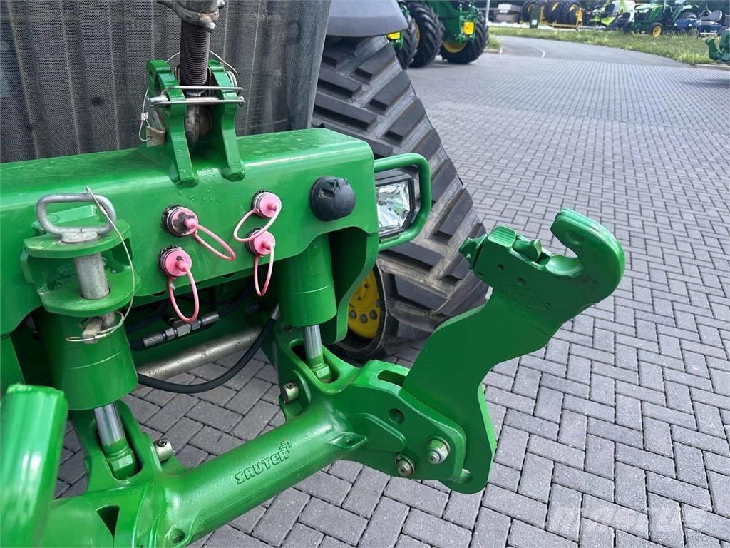 John Deere 8RX 370 الجرارات