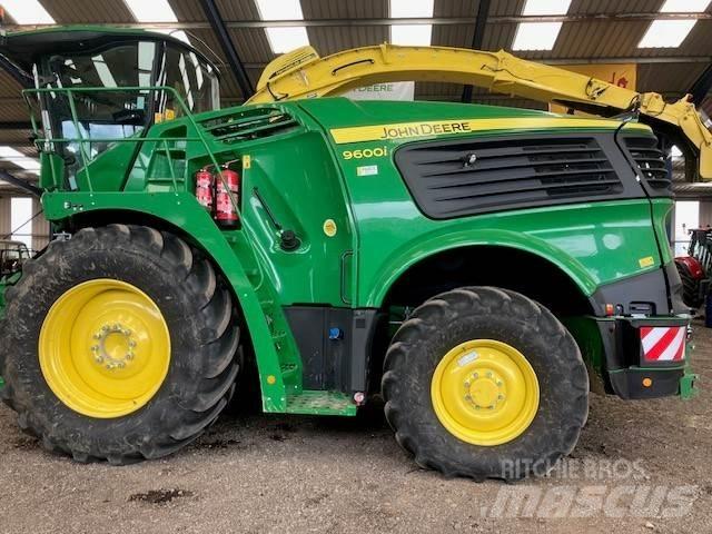 John Deere 9600 علافات ذاتية الدفع