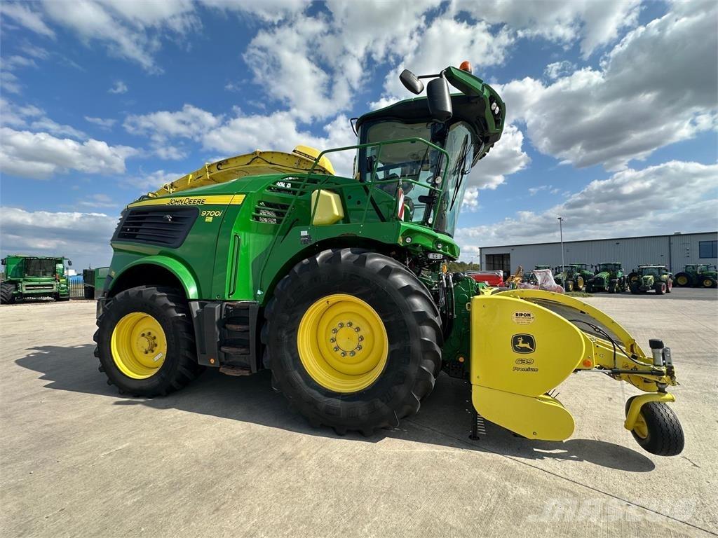 John Deere 9700i علافات ذاتية الدفع