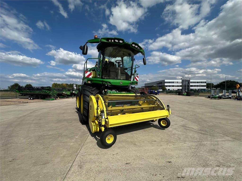 John Deere 9700i علافات ذاتية الدفع