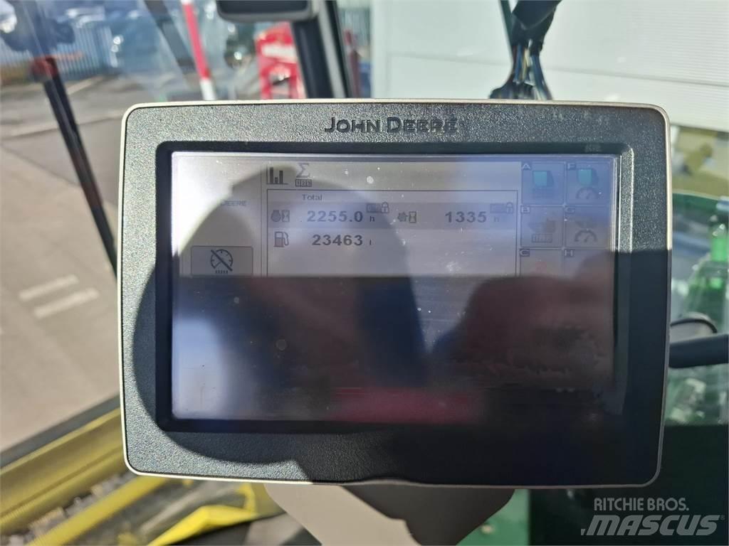 John Deere 9900 علافات ذاتية الدفع