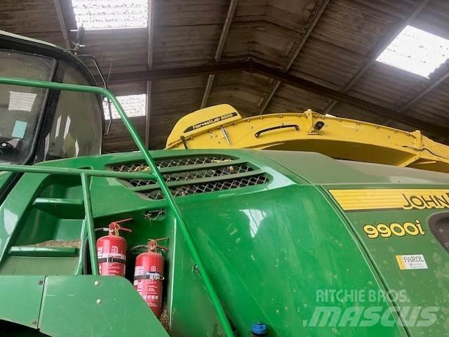John Deere 9900 علافات ذاتية الدفع
