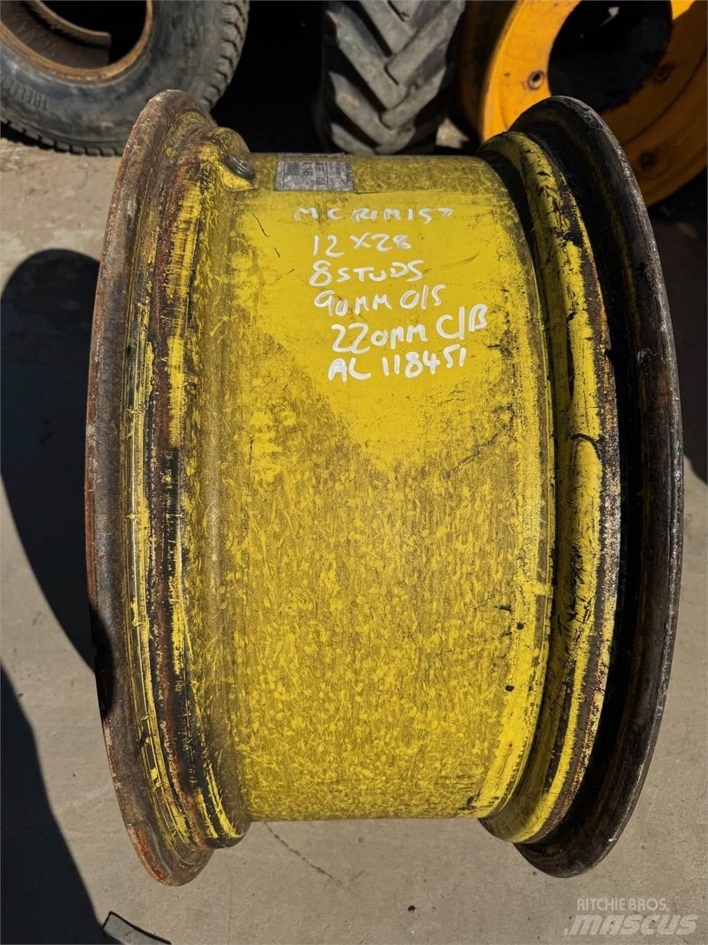John Deere Example الإطارات والعجلات والحافات