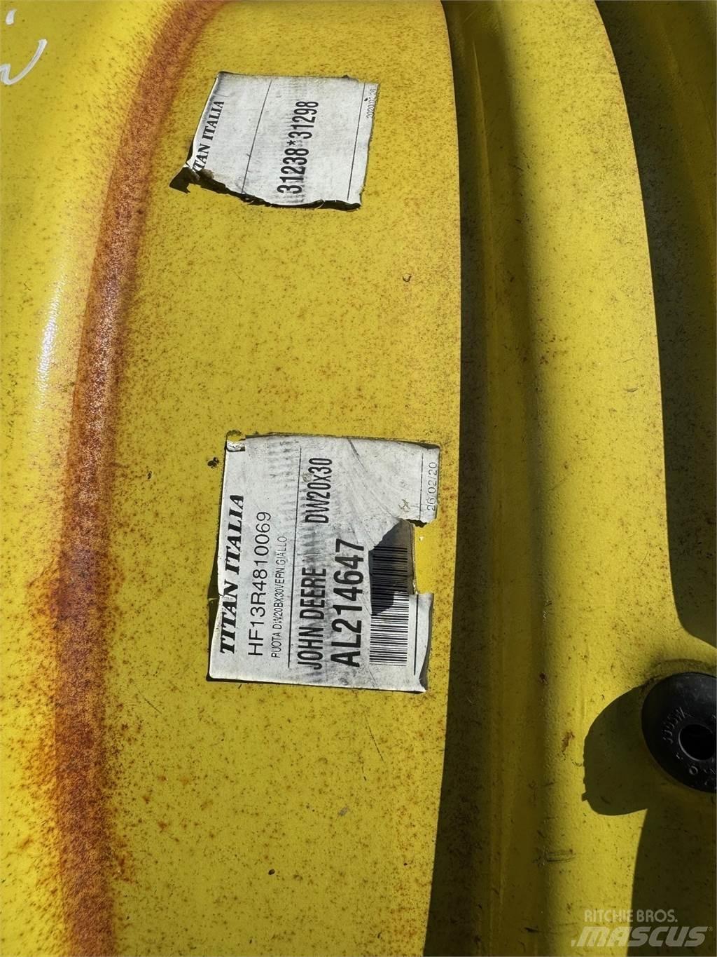 John Deere Example الإطارات والعجلات والحافات