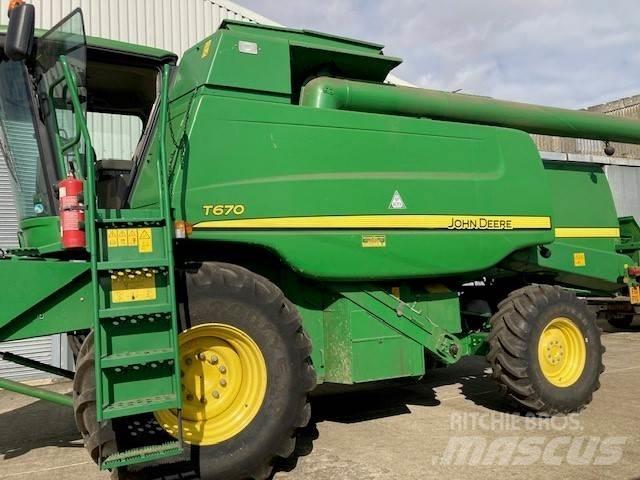 John Deere T670 حصادات
