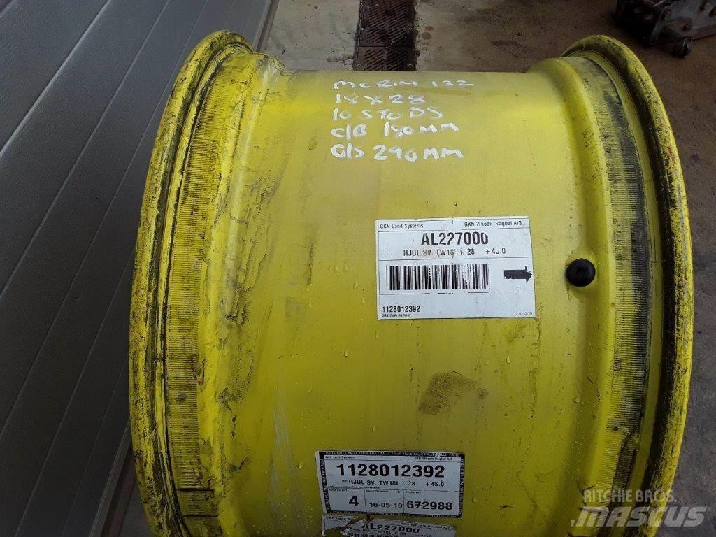 John Deere Used Rim الإطارات والعجلات والحافات