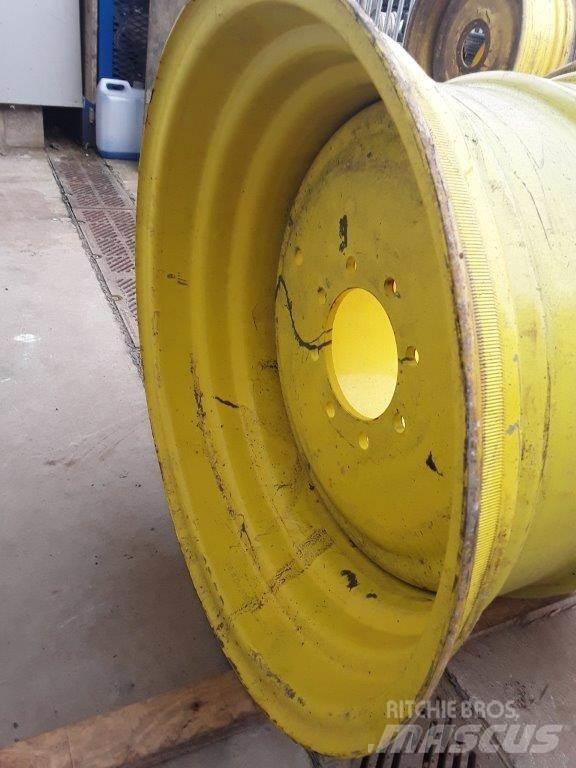 John Deere Used Rim الإطارات والعجلات والحافات