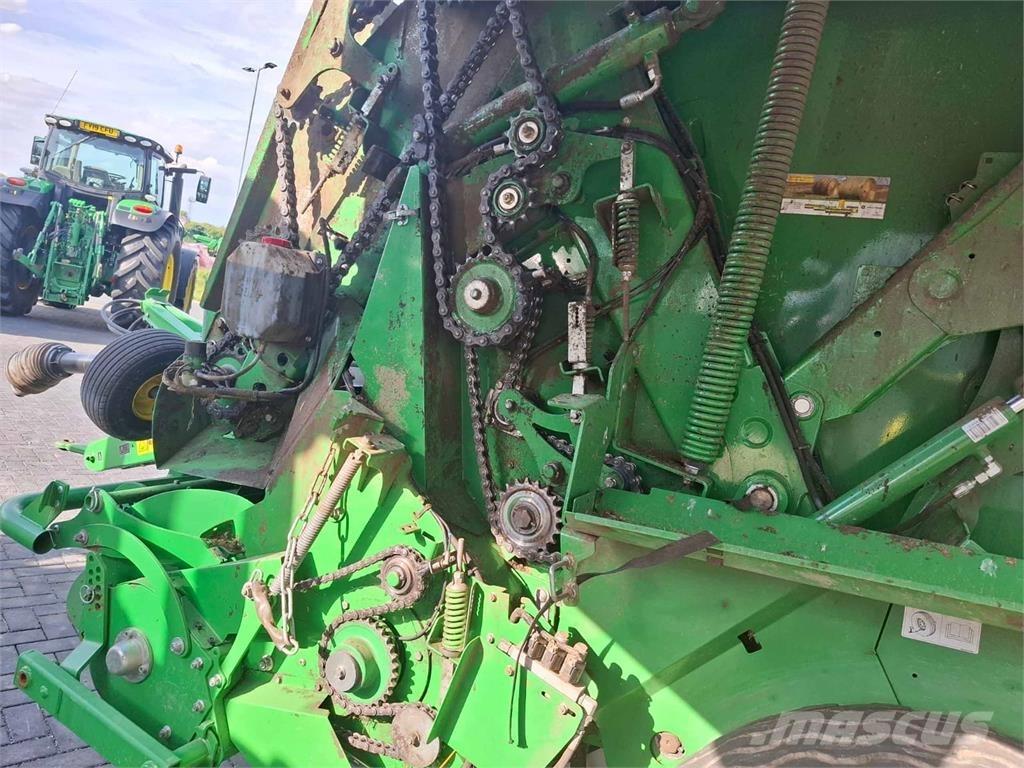 John Deere V451R محزمات مربعة