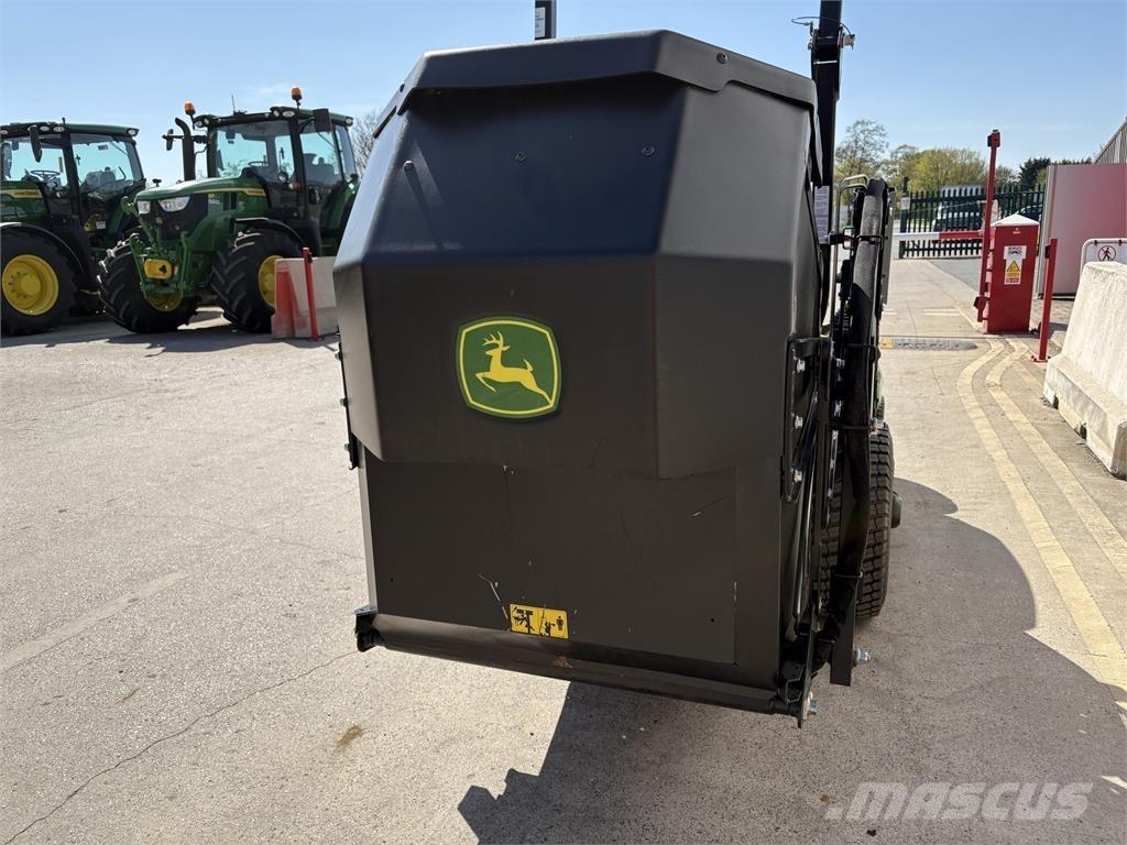 John Deere X950R ركوب الحشائش