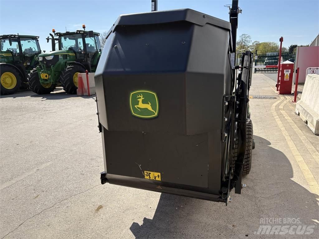John Deere X950R ركوب الحشائش