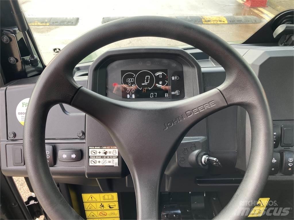 John Deere XUV875M ماكينات منفعة عامة