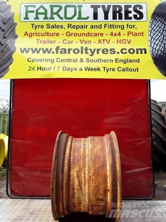 John Deere Yellow rim الإطارات والعجلات والحافات