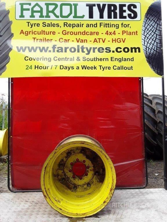 John Deere Yellow rim الإطارات والعجلات والحافات