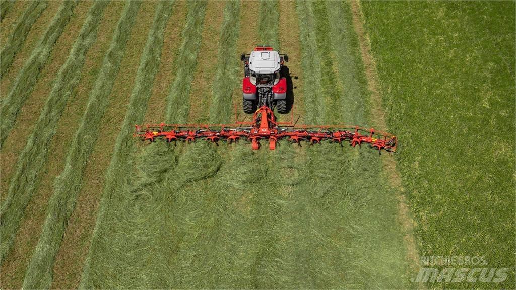 Kuhn GF13003 مكابس وميبسات التبن