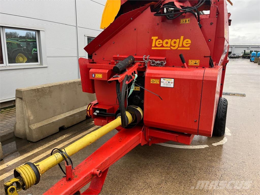 TEAGLE 8100 معدات توزيع السماد العضوي