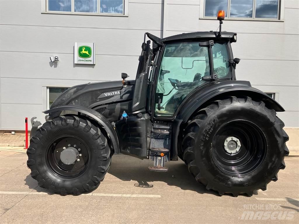 Valtra T234 الجرارات