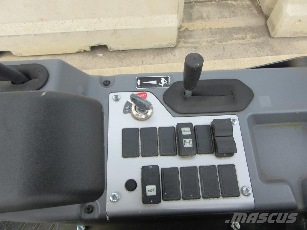 Yanmar SV19VT حفارات زحافة