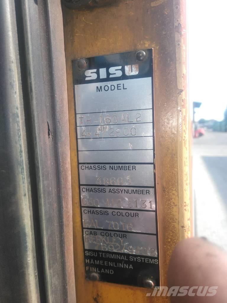 Sisu TR160 AL 4 X4 جرارات صالات المطارات