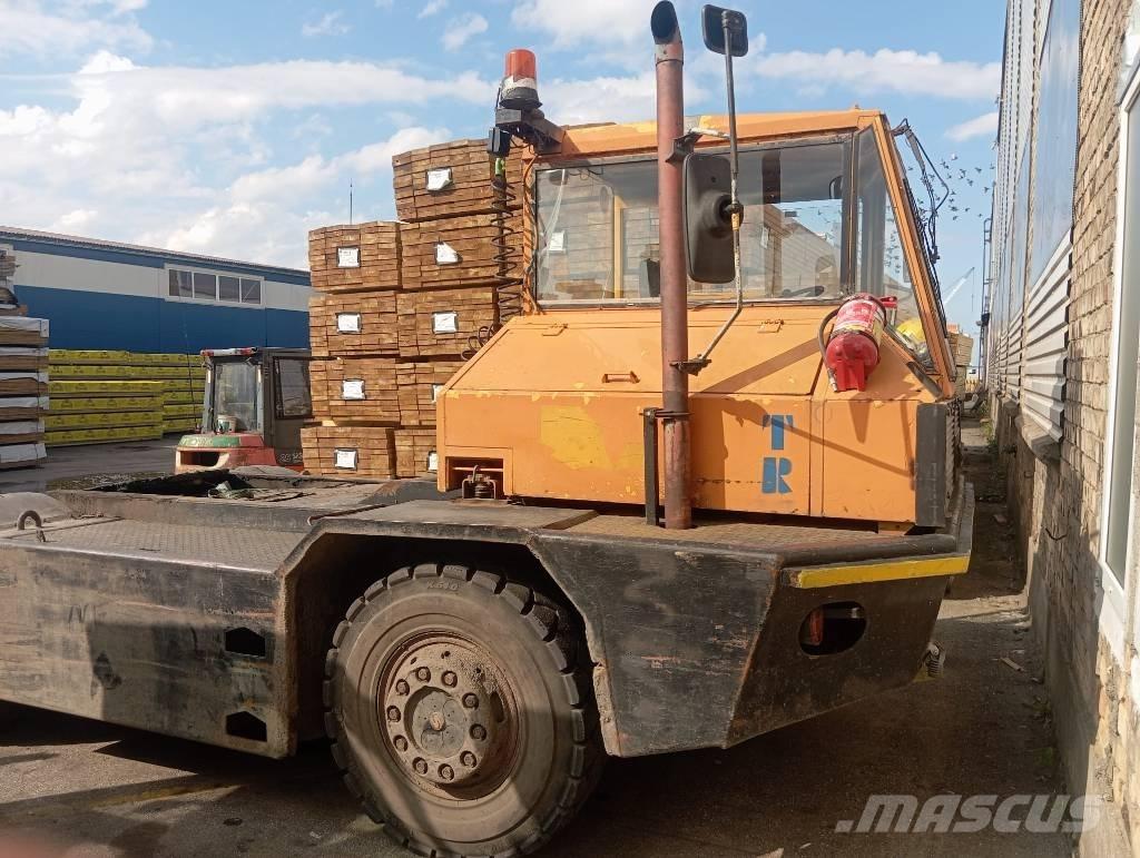 Sisu TR160 AL 4 X4 جرارات صالات المطارات