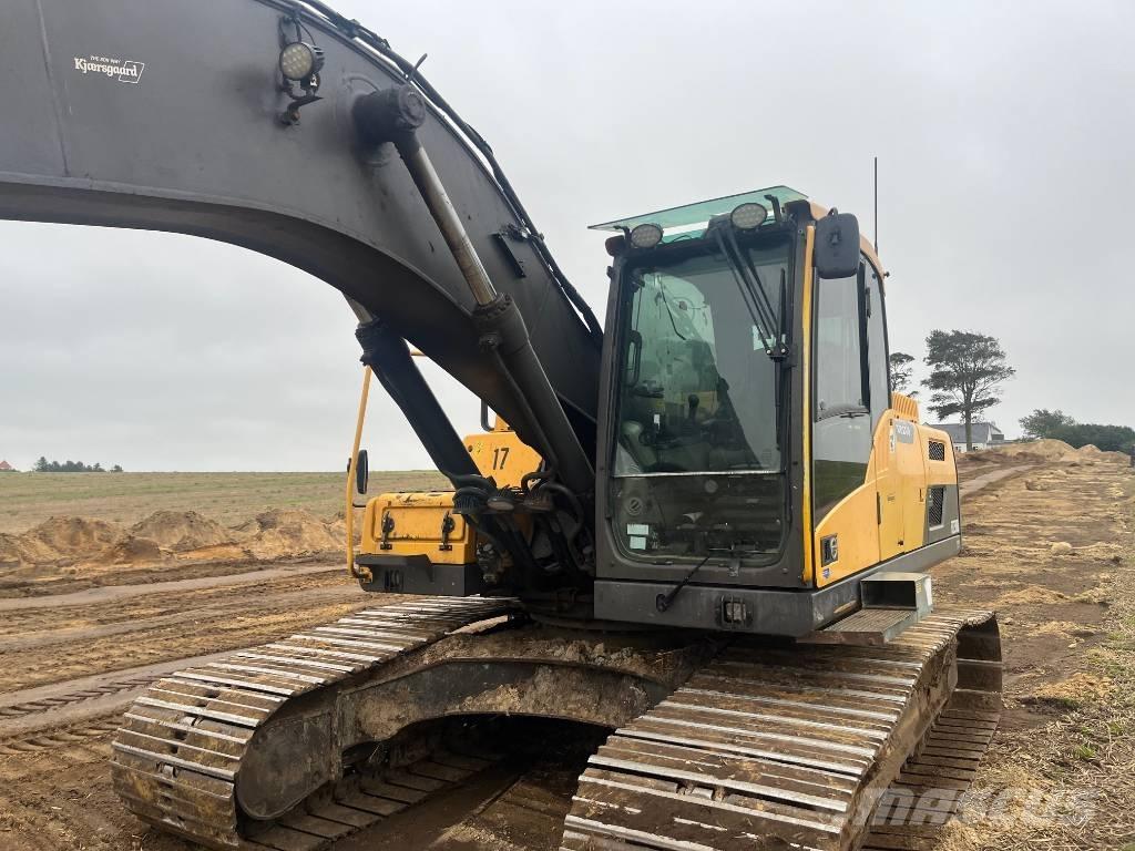 Volvo EC 250 D حفارات زحافة