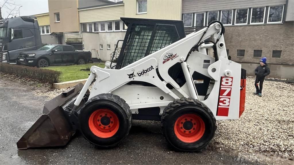 Bobcat 873 لوادر انزلاقية التوجيه