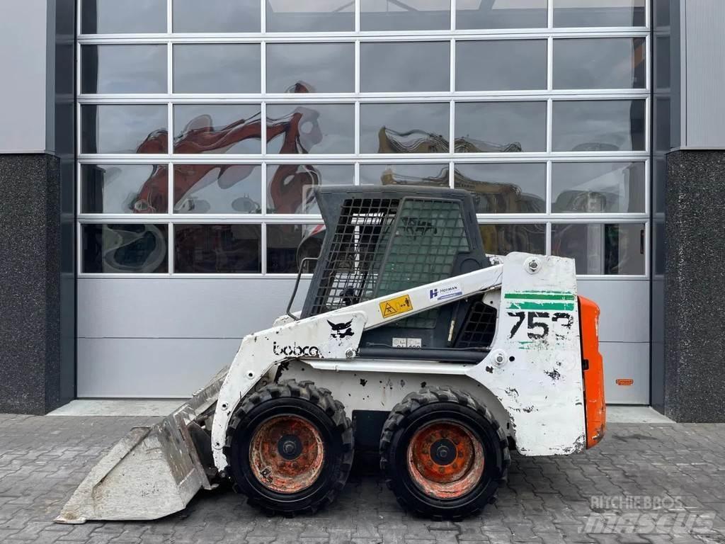 Bobcat 753 لوادر انزلاقية التوجيه