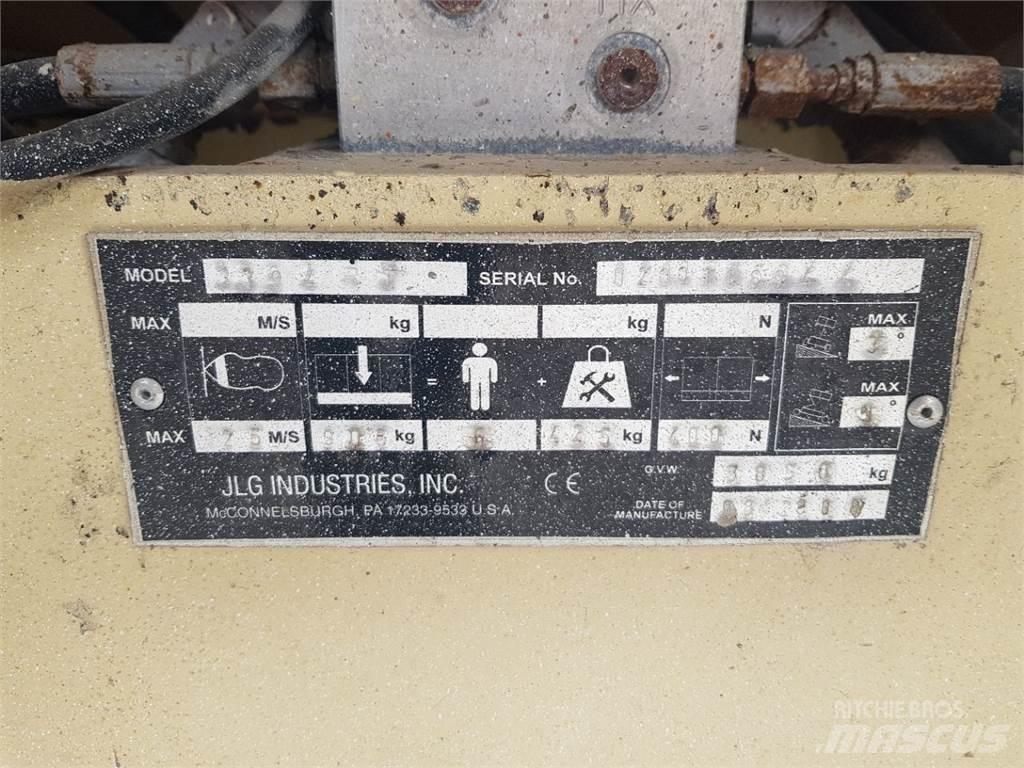 JLG 3394RT رافعات مقصية الشكل