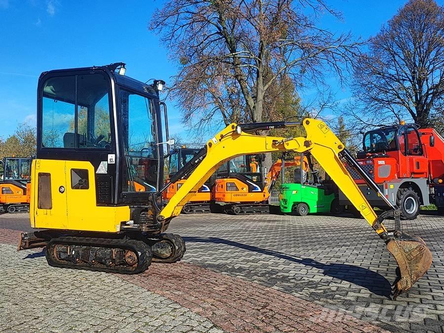JCB 15 C-1 حفارات صغيرة أقل من 7 طن (حفارات صغيرة)