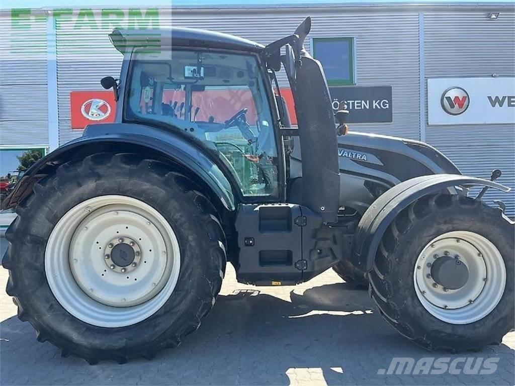 Valtra t174es الجرارات