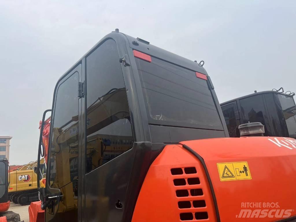 Kubota 183 حفارات زحافة