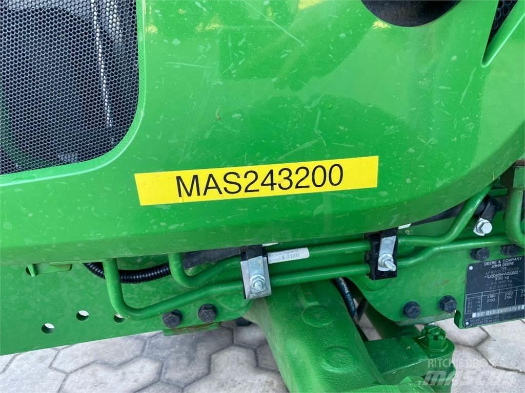 John Deere 3046R الجرارات