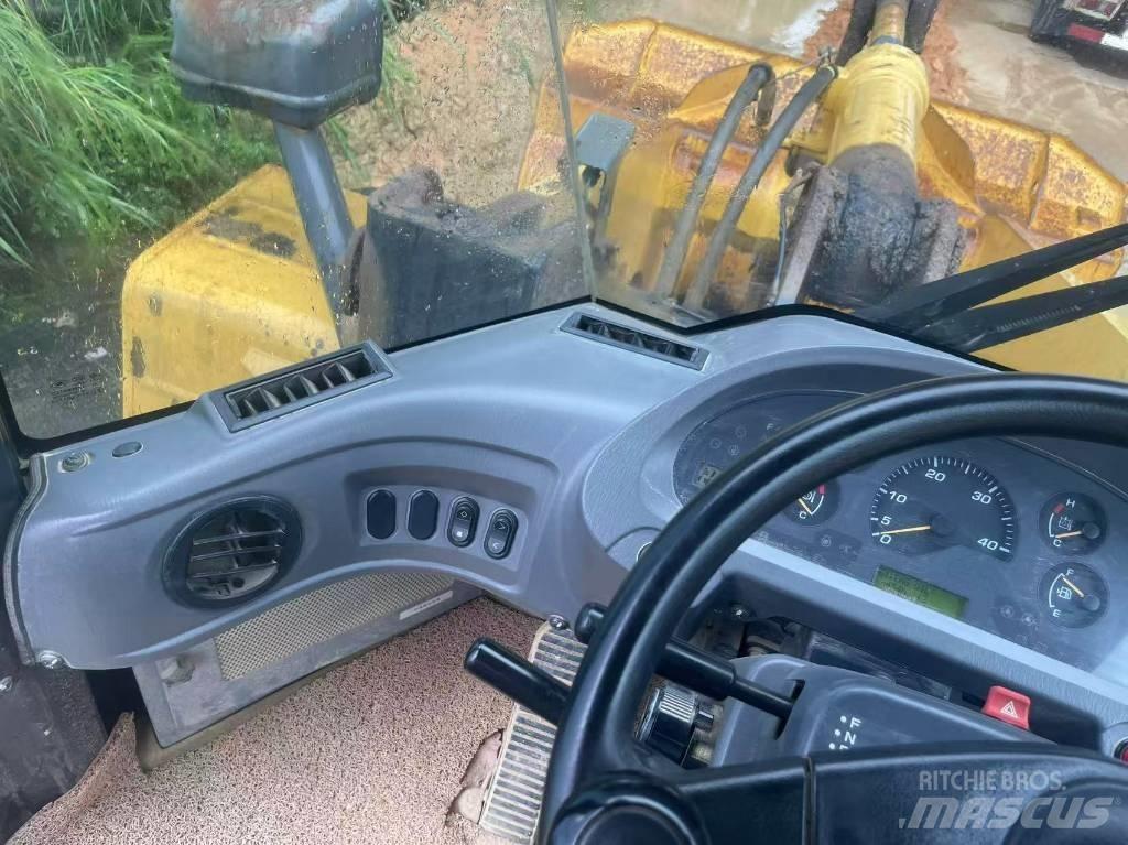 Komatsu WA 380-6 لوادر بعجل