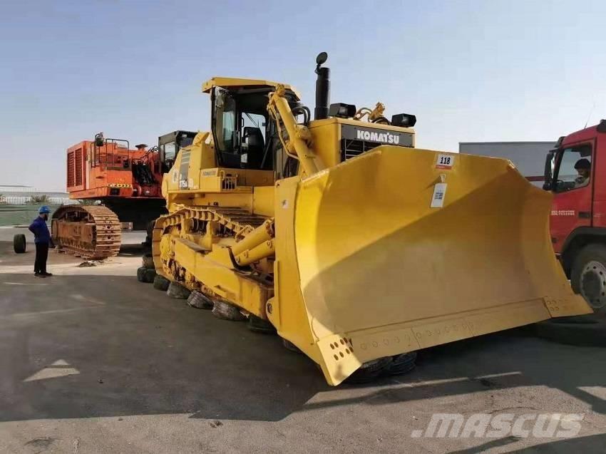 Komatsu d375a بلدوزرات مجنزرة
